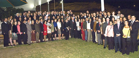 Participants of the International Conference on the Right to Public Information gather for a photo with President Carter. 